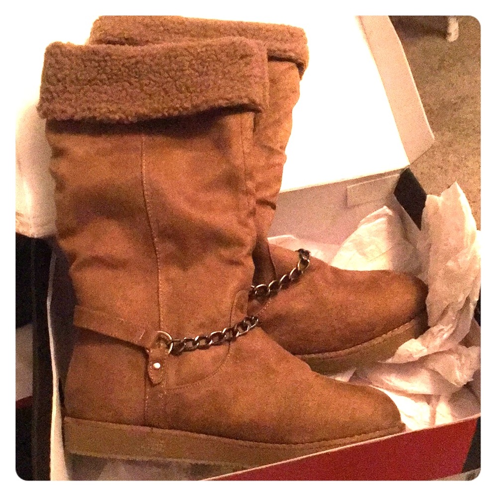 Brand new Guess Boots!